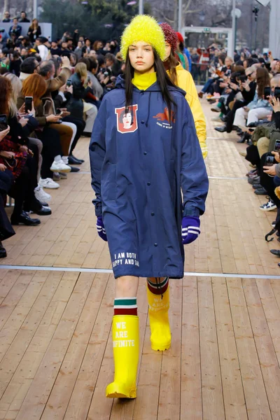 Look 69